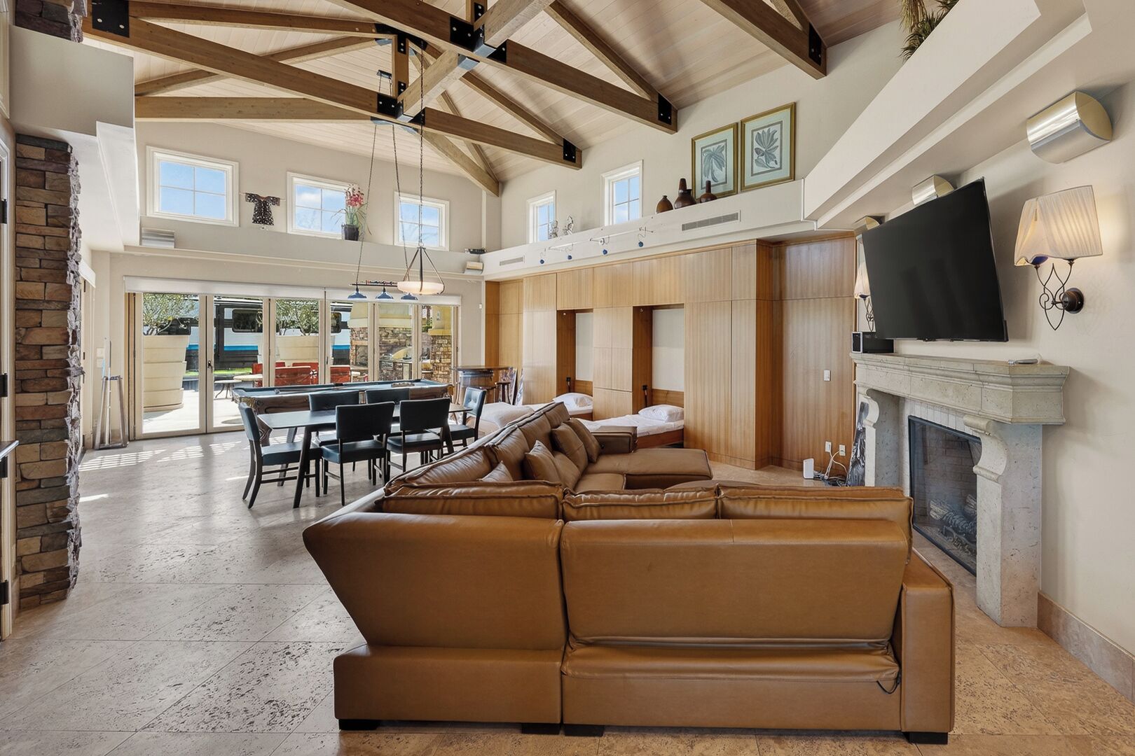 Smart-tv, pejs, bøger