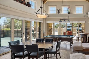 Games room - Luxury Tennis Retreat & RV w/Hot Tub, Japanese deck, mini golf 15 min to Strip (Las Vegas)
