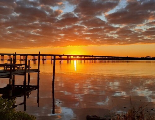 Manatee Riverfront Home , Cozy 2-bedroom house in Ellenton “Duplex”, left side. 