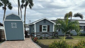 Property grounds - Manatee Riverfront Home , Cozy 2-bedroom house in Ellenton “Duplex”, left side.  (Ellenton)
