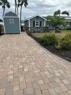 Property grounds - Manatee Riverfront Home , Cozy 2-bedroom house in Ellenton / Spectacular Views! (Ellenton)