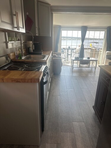 Manatee Riverfront Home , Cozy 2-bedroom house in Ellenton “Duplex”, left side. 