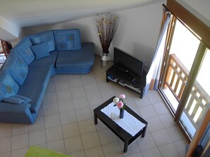 TV - Gîte "6 People" with Mountain View and Balcony (Crots)