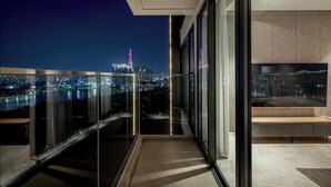 Front of property - Metropole The Crest Thu Thiem Apartment (Ho Chi Minh City)