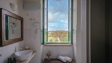 Suite, uitzicht op tuin | Gratis wifi, beddengoed