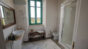 Suite, Gartenblick | Kostenloses WLAN, BettwÀsche