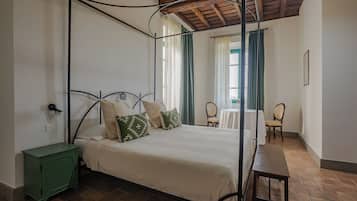 Suite, uitzicht op tuin | Gratis wifi, beddengoed