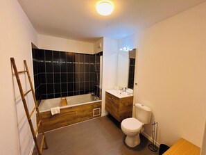 Hair dryer, towels - La Suite Bezannes | Parking | Balcon (Reims)