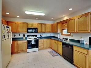 House (3 Bedrooms) | Property amenity