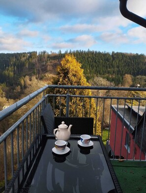 Outdoor dining - Vacation apartment in the Franconian Forest (Nordhalben)
