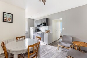 Dining - House with Terrace - Sln Holiday Home (Saint-Laurent Nouan)