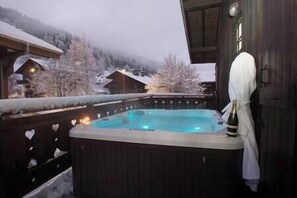 Outdoor spa tub - Simply Morzine - Chalet Coeur (Morzine)