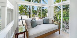 Apartment (2 Bedrooms) | Interior - Cloud Nine IH #9 (North Side)