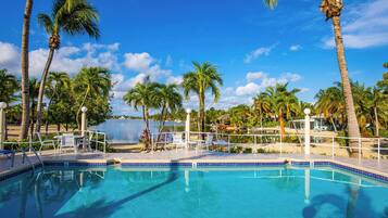 Studio (2 Bedrooms) | Exterior