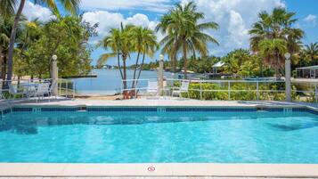 Apartment (2 Bedrooms) | Front of property