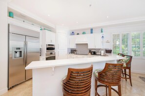 Interior - Seabreeze #3 (Seven Mile Beach)