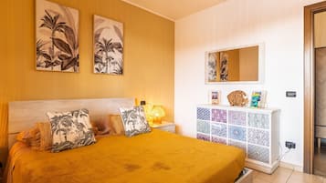 BĂŒgeleisen/BĂŒgelbrett, WLAN, BettwĂ€sche