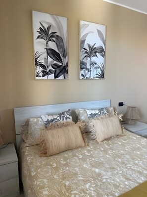 Room - 'Golfo Aranci Nel Cuore' Apartment with Balcony, Wi-Fi and Air Conditioning (Golfo Aranci)