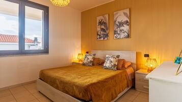 Ferros/tábuas de passar roupa, Wi-Fi, roupa de cama