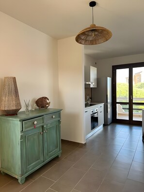 Private kitchen - 'Golfo Aranci Nel Cuore' Apartment with Balcony, Wi-Fi and Air Conditioning (Golfo Aranci)