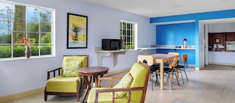 Homestay Inn & Suites