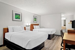 Desk, blackout drapes, free WiFi - Homestay Inn & Suites (Macclenny)