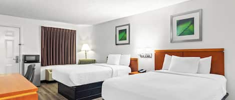Premium bedding, desk, blackout curtains, free WiFi