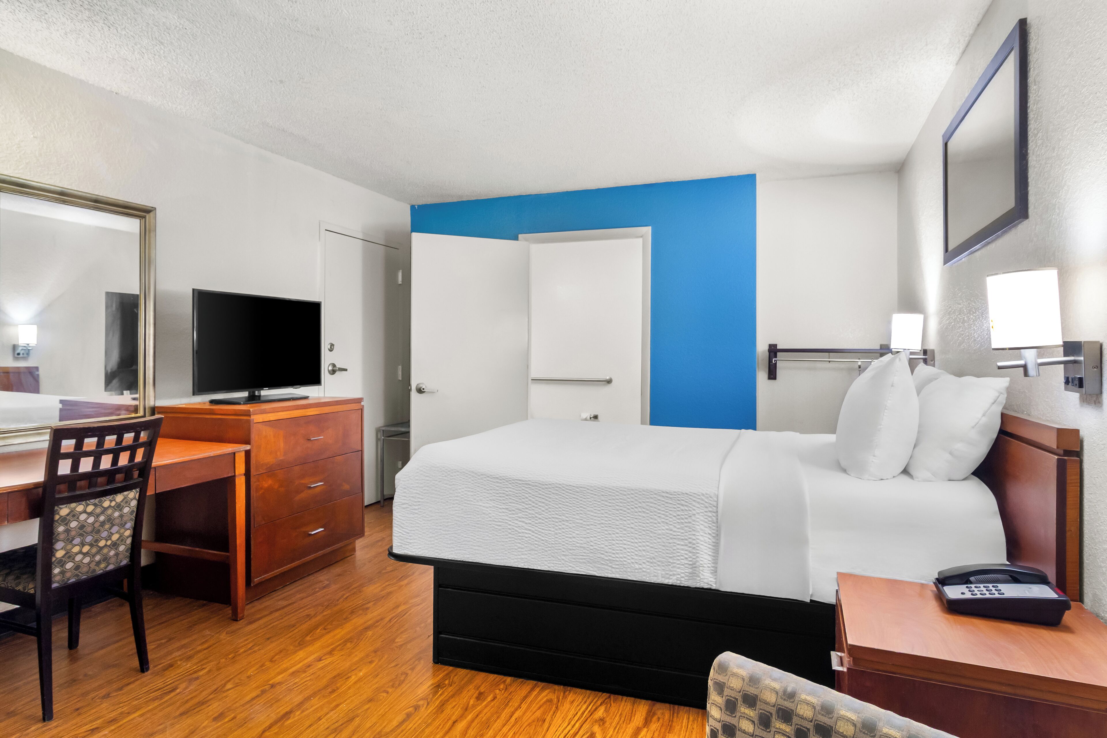 Desk, blackout drapes, free WiFi