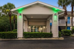 Exterior - Homestay Inn & Suites (Macclenny)