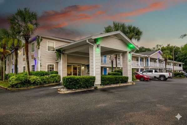 Exterior - Homestay Inn & Suites (Macclenny)