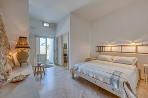 1 bedroom, WiFi, bed sheets - Villa 'Camera 2' with Sea View, Private Pool and Wi-Fi (Lido Marini)