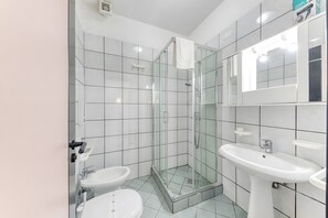 淋浴設備、風筒、提供毛巾