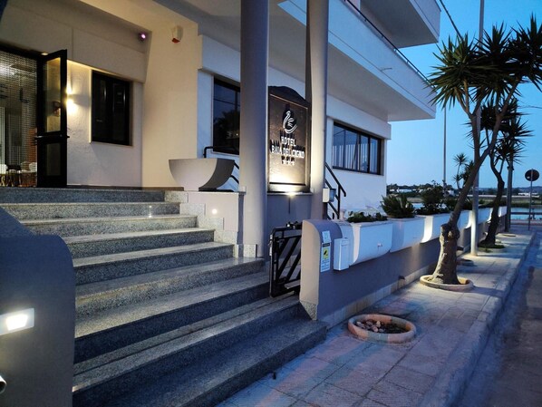 Property grounds - Inn 'Doppia 3' with Balcony, Wi-Fi and Air Conditioning (Torre San Giovanni Ugento)