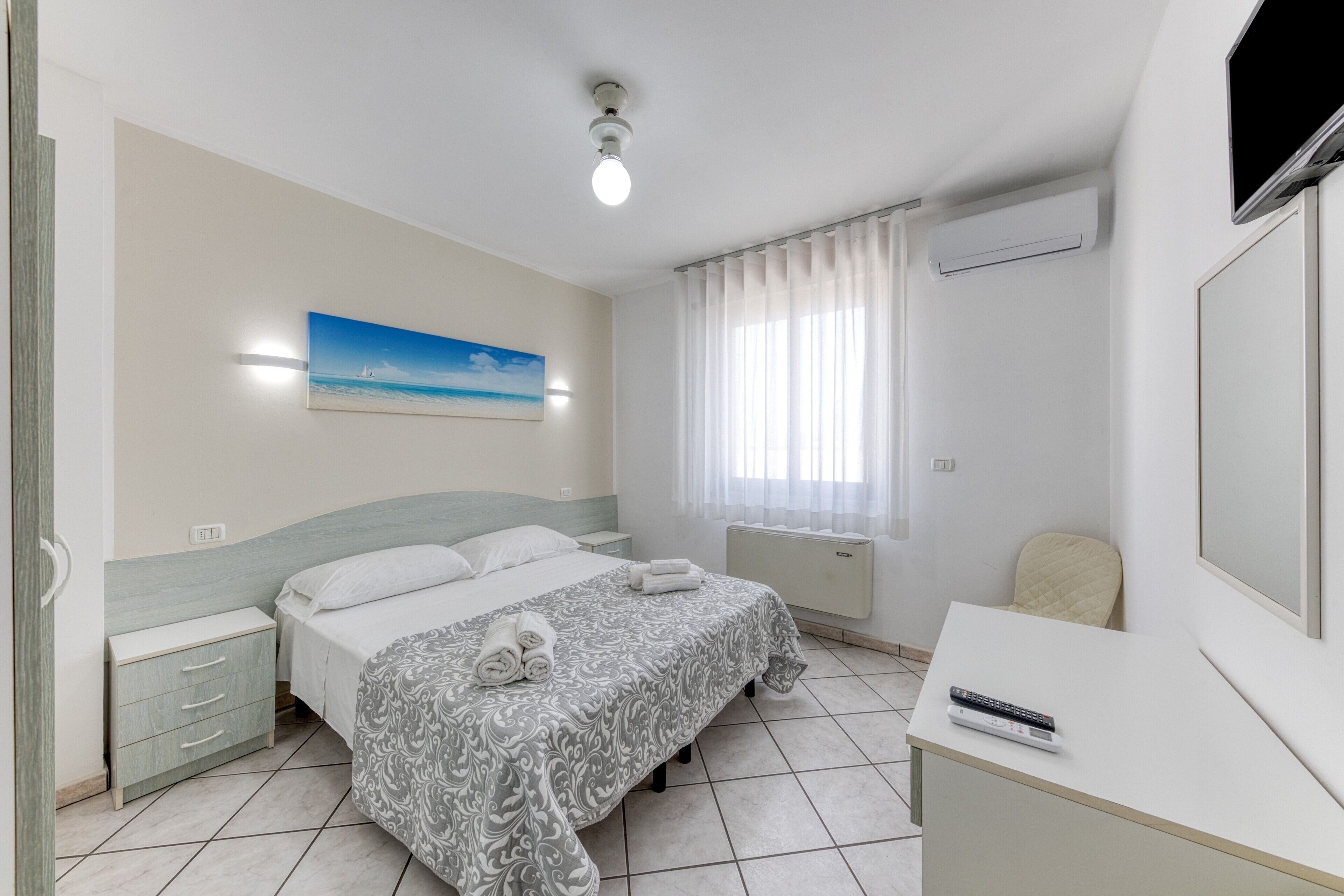 1 camera, Wi-Fi, lenzuola