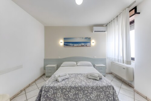 Inn 'Tripla 2' with Wi-Fi and Air Conditioning