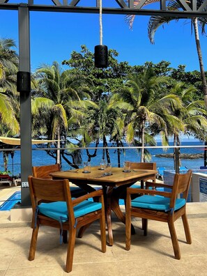 Outdoor dining - 🌴☀️New Listing☀️🌴Beach, pools, restaurant just steps away from spacious villa. (Ocotal, Guanacaste Province)
