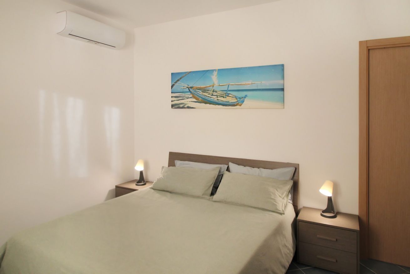 2 bedrooms, in-room safe, iron/ironing board, travel crib