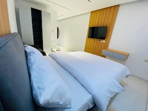 Deluxe Double Room, Garden View | Desk, laptop workspace, free WiFi, bed sheets - Riva suites (Irbid)