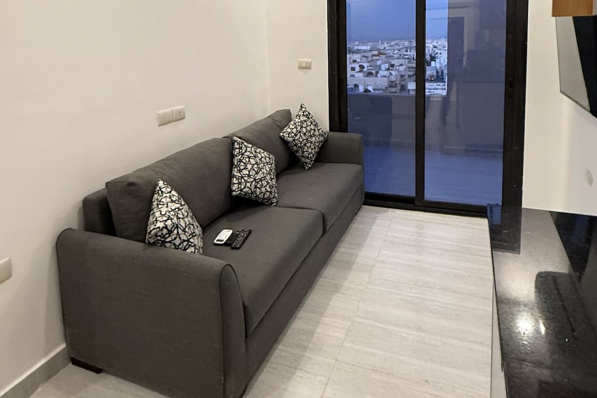 Premium Suite, Balcony, City View | Living area