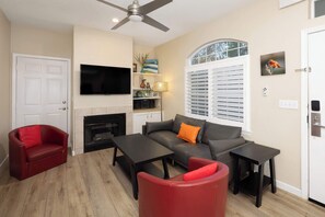 TV, fireplace - Sunny Sands Retreat! (Oceano)
