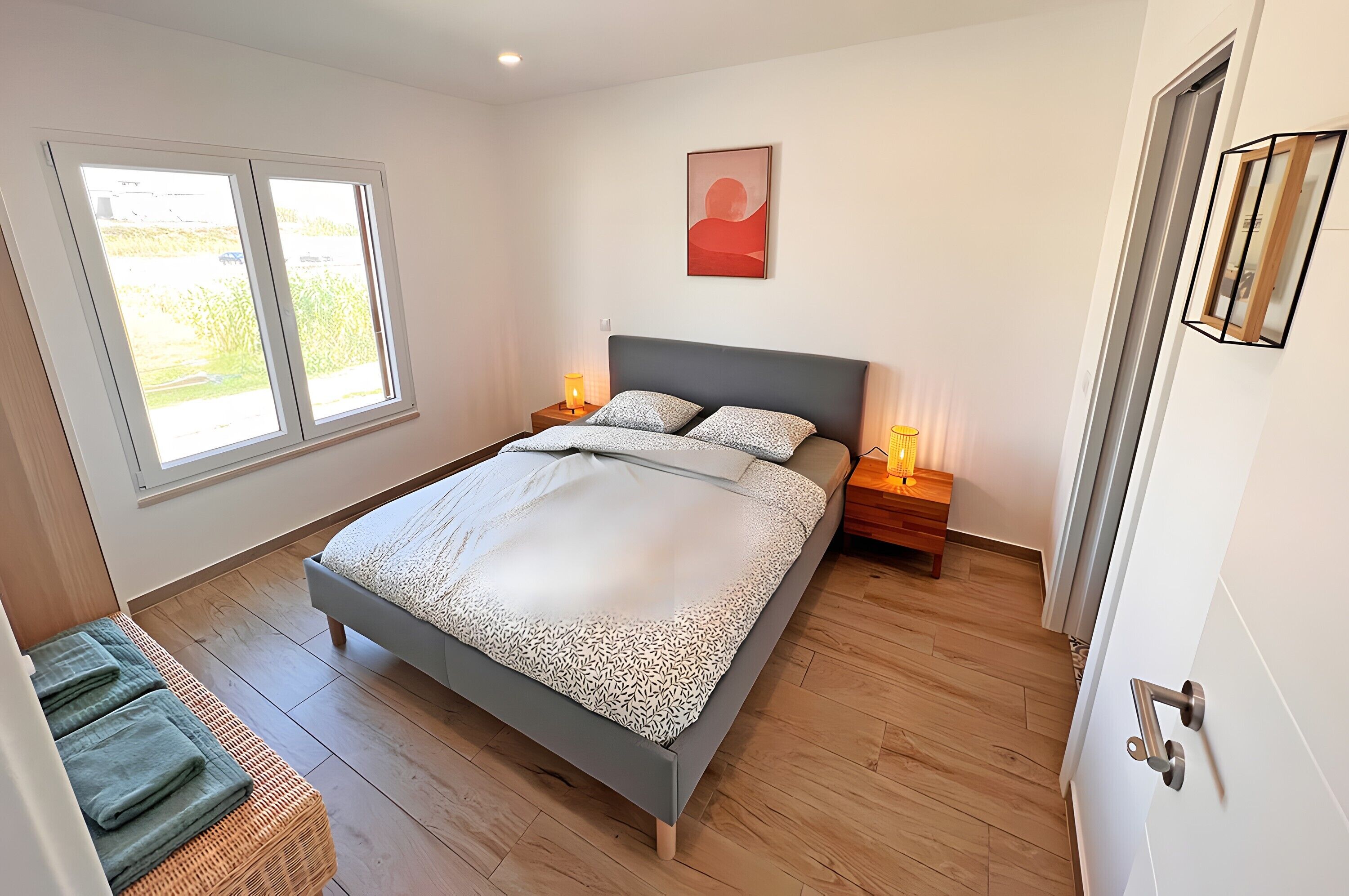 WiFi, bed sheets, wheelchair access