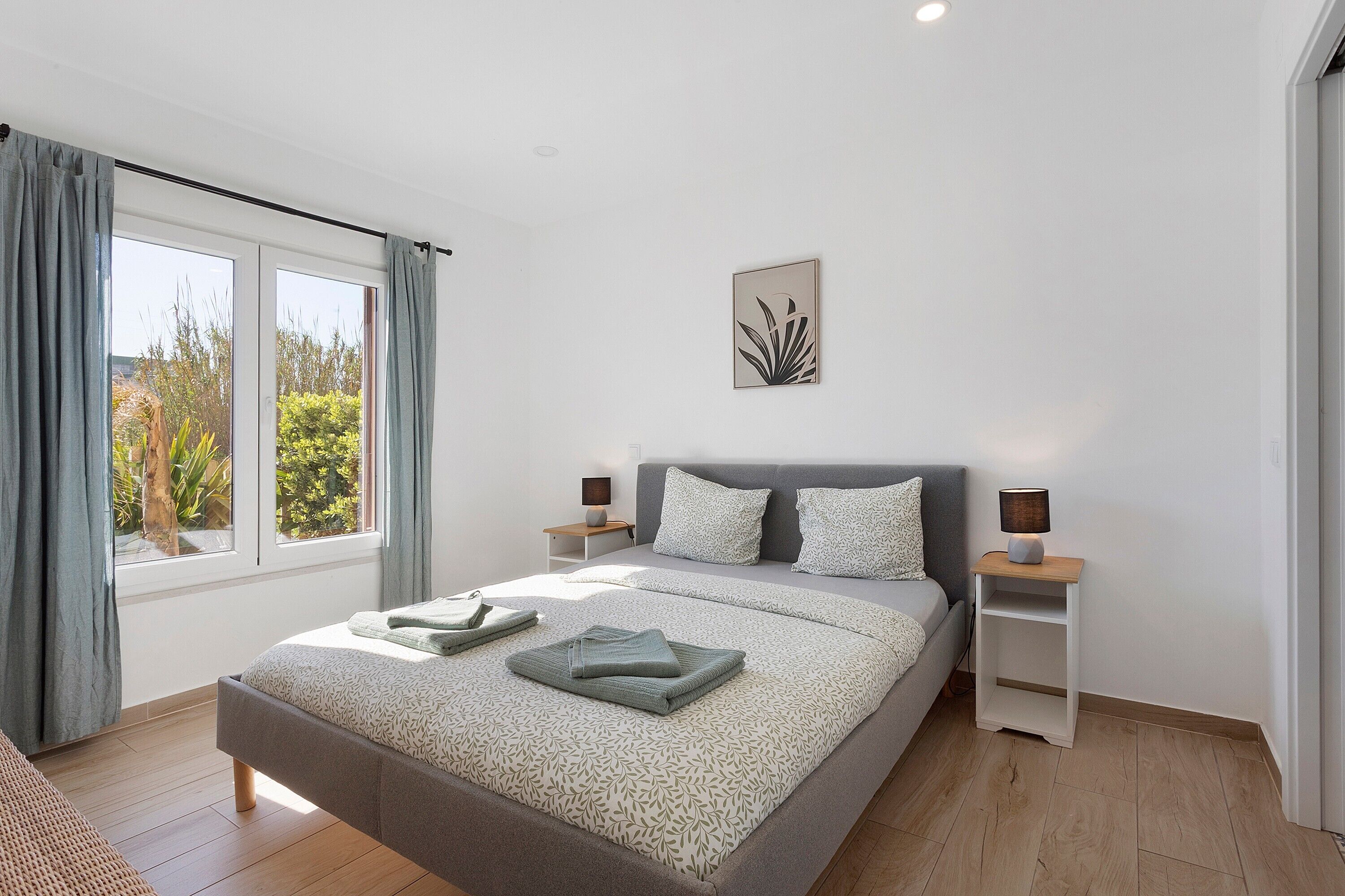 Wifi, roba de llit i habitacions accessibles amb cadira de rodes 