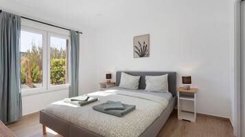 Wifi, roba de llit i habitacions accessibles amb cadira de rodes