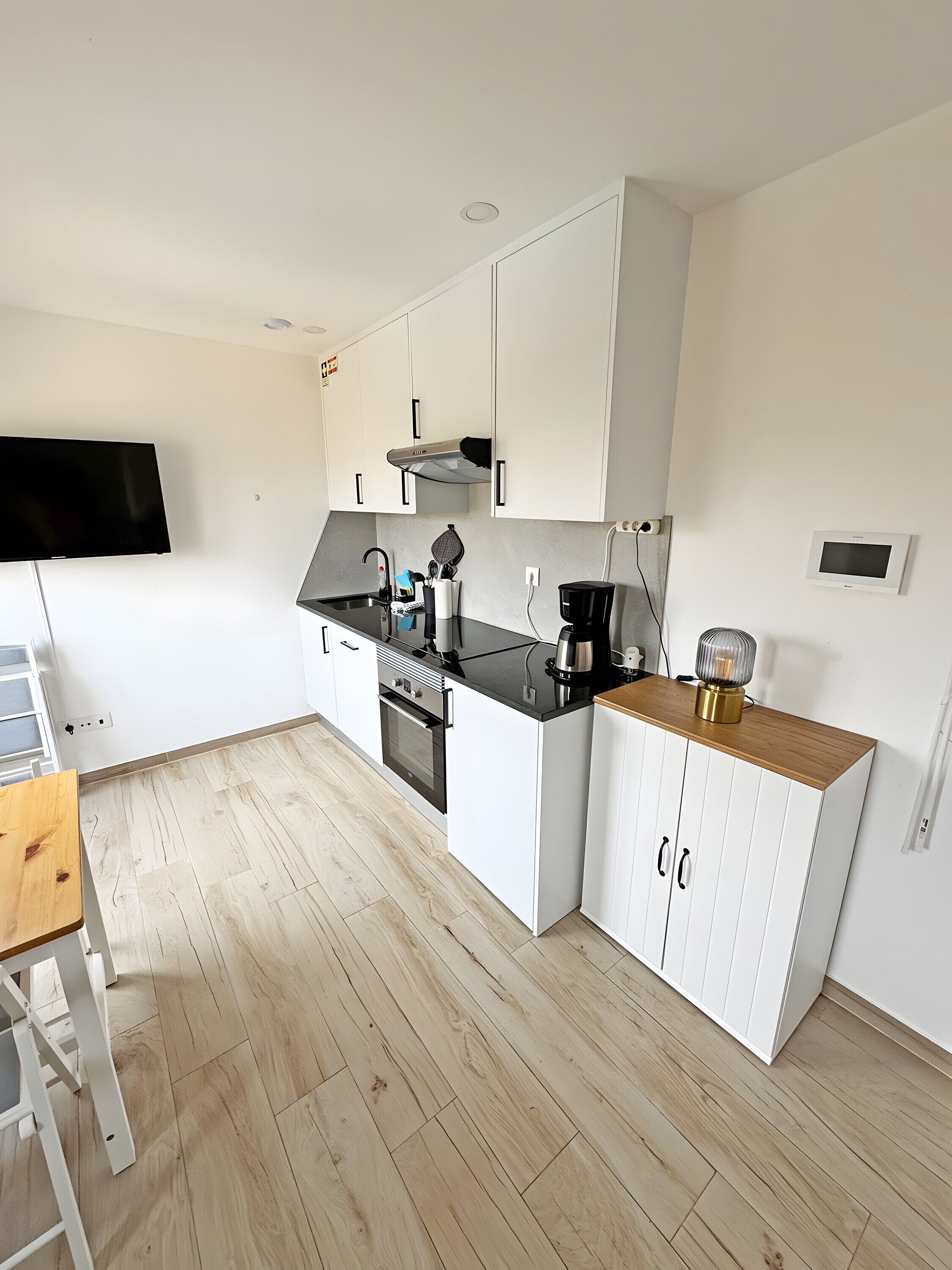 Kühlschrank, Ofen, Herdplatte, Geschirrspüler