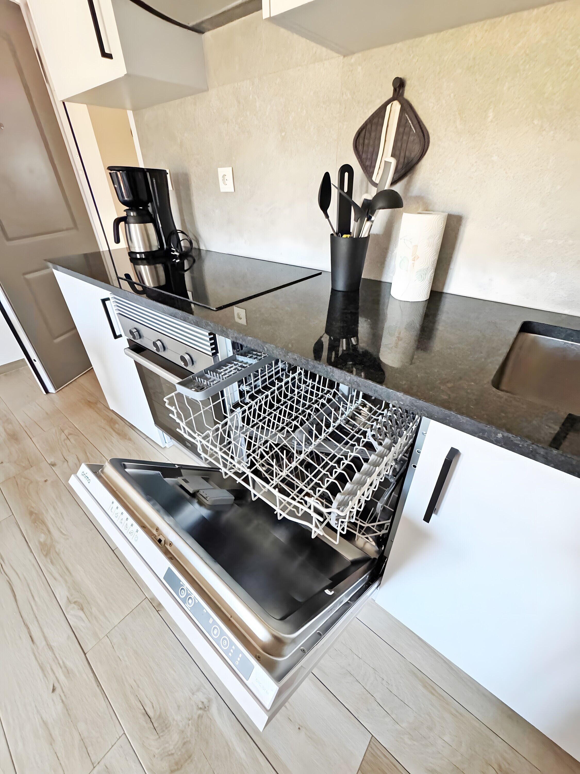 Kühlschrank, Ofen, Herdplatte, Geschirrspüler