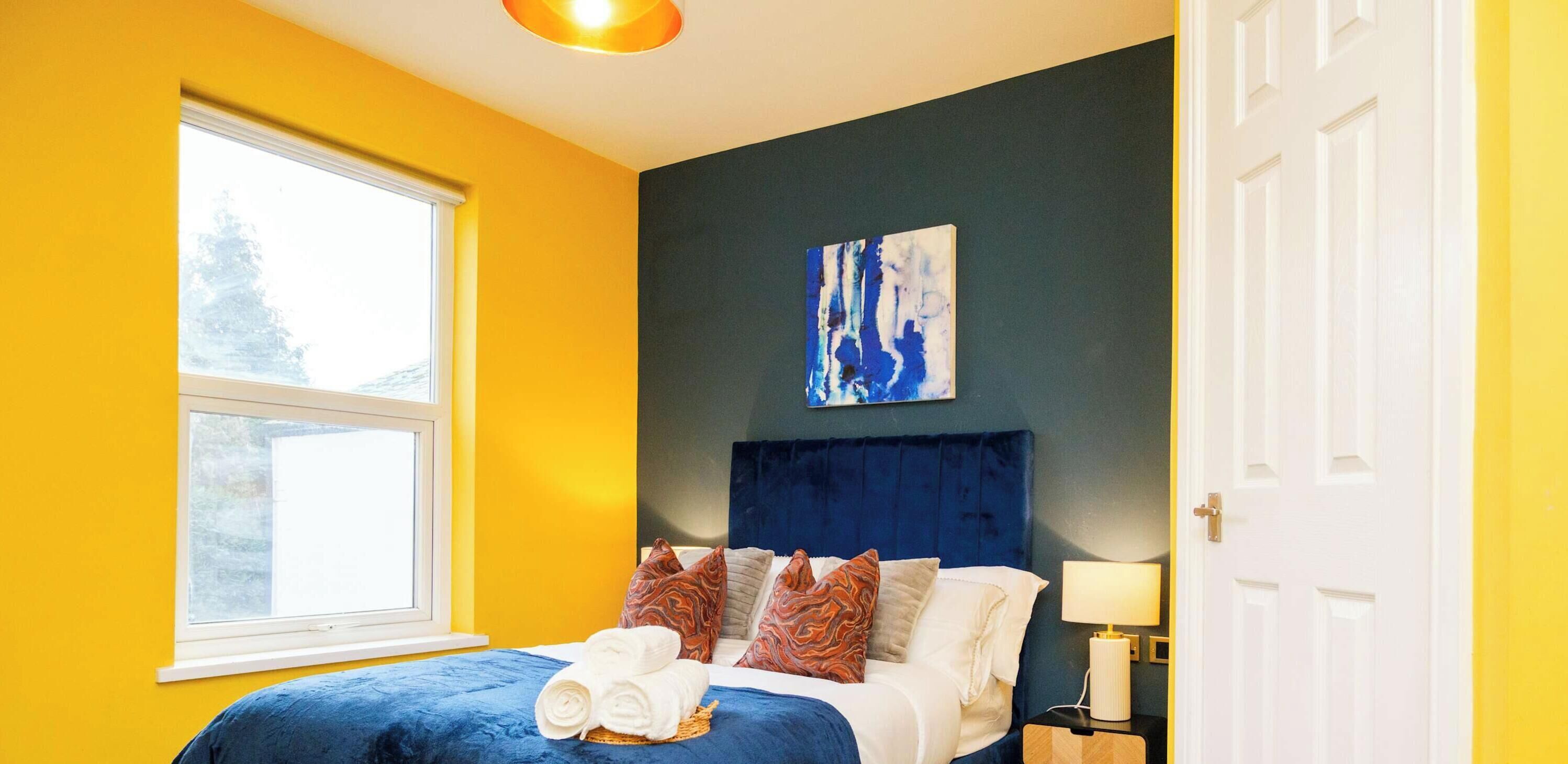 6 bedrooms, iron/ironing board, WiFi, bed sheets