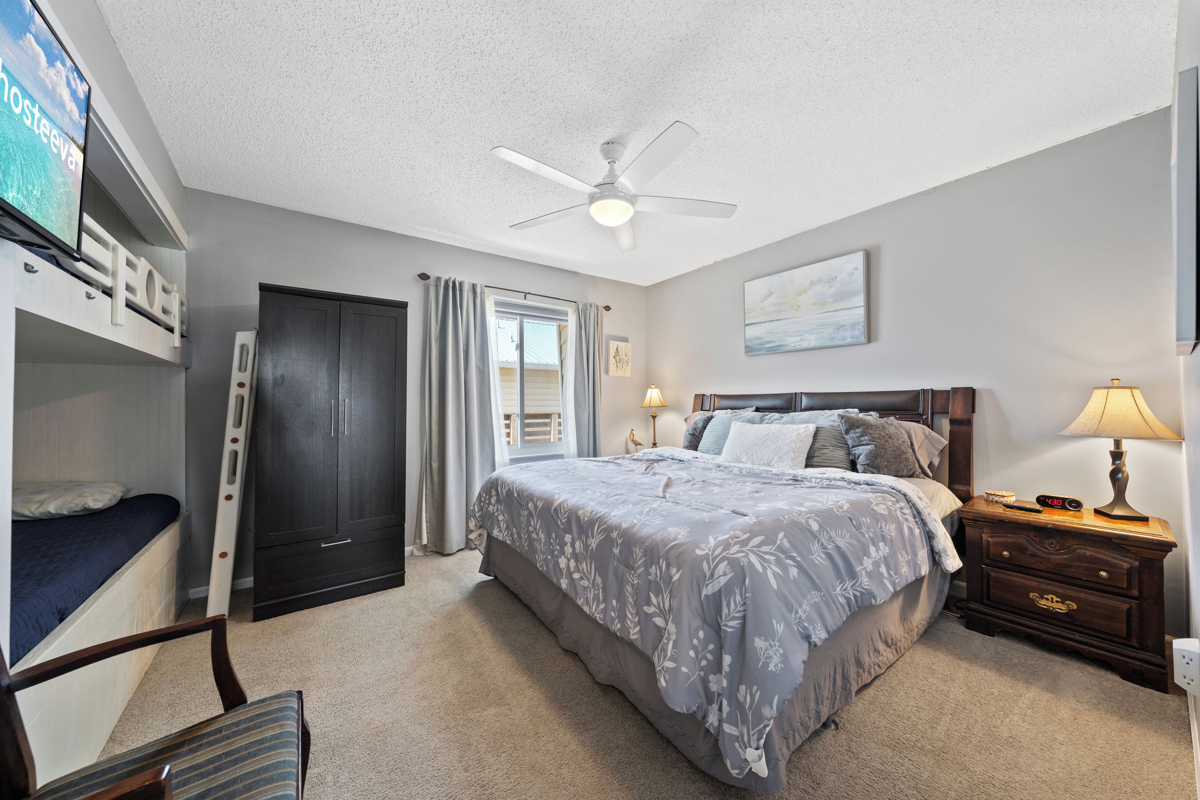 Apartamento Signature, 2 habitaciones, acceso a la piscina, vistas a la ciudad | Decoración individual y mobiliario individual