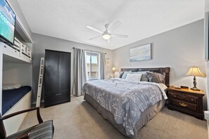 Kondominium Khas, 2 kamar tidur, akses ke kolam renang, pemandangan kota | Didekorasi berbeda-beda dan dilengkapi dengan perabotan berbeda-beda