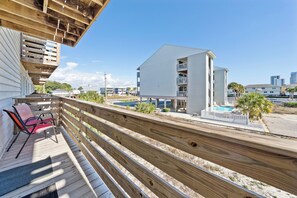 特色公寓客房, 2 間臥室, 可使用泳池, 城市景觀 | 陽台景觀