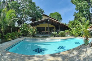 Alberca al aire libre 